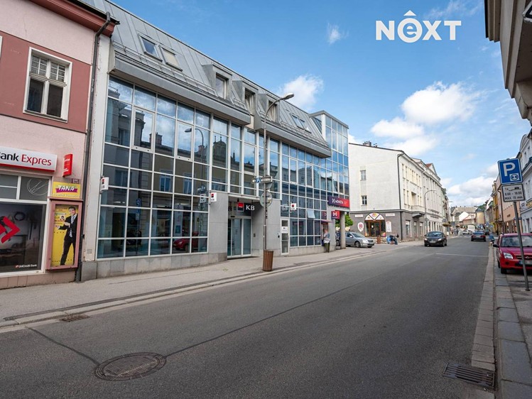 Prodej kanceláře 137 m² - foto 1