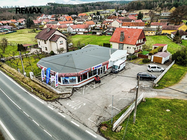 Prodej obchodního prostoru 300 m² - foto 1