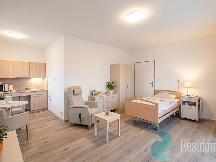 Prodej komerční nemovitosti 1 325 m² - foto 1