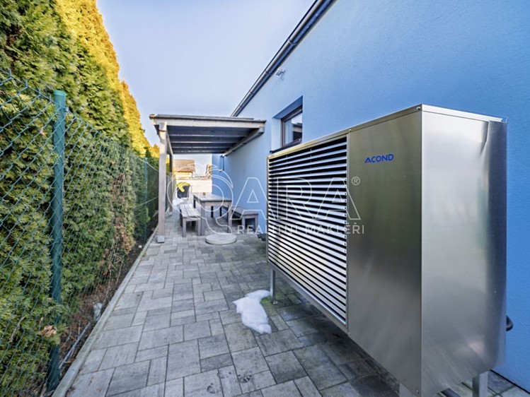 Prodej obchodního prostoru 187 m² - foto 4