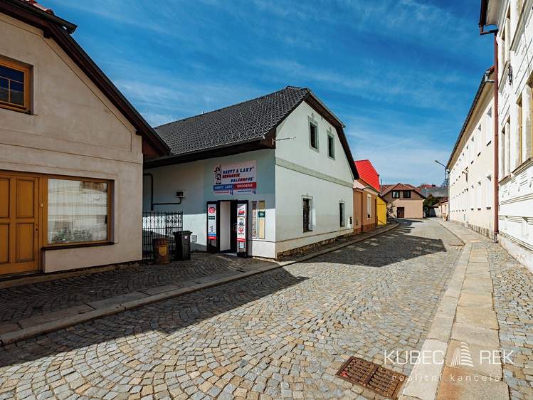 Prodej obchodního prostoru 270 m² - foto 1