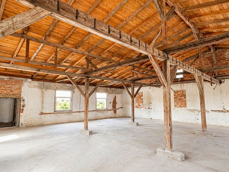 Prodej komerční nemovitosti 1 600 m² - foto 3