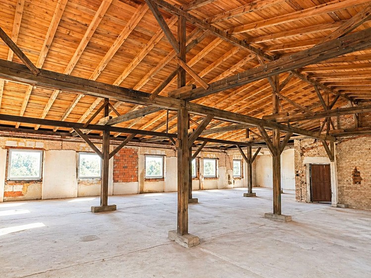 Prodej komerční nemovitosti 1 600 m² - foto 5