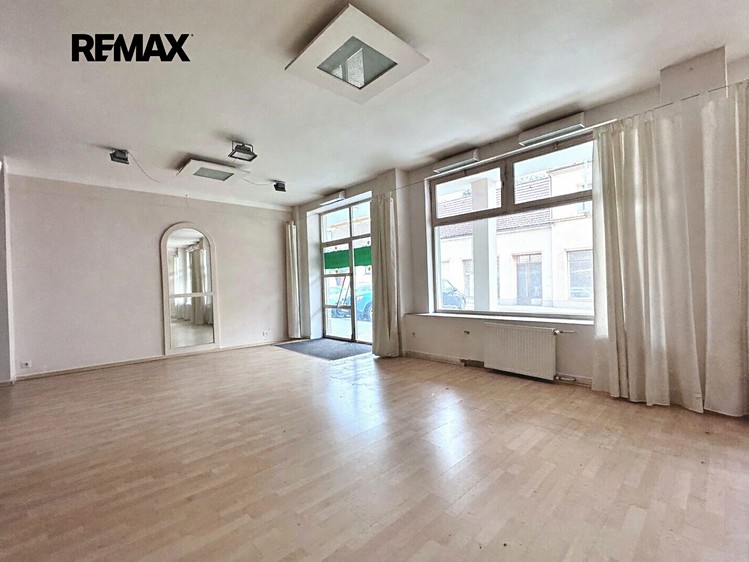Prodej obchodního prostoru 219 m² - foto 3