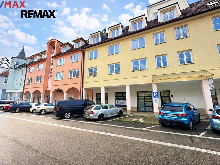 Prodej obchodního prostoru 241 m² - foto 1