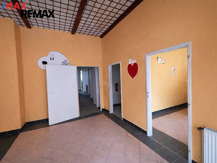 Prodej obchodního prostoru 241 m² - foto 4