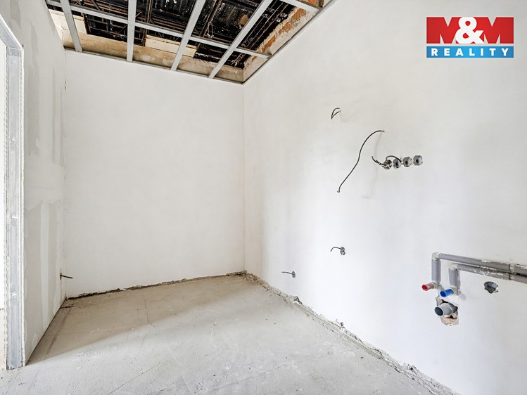 Prodej činžovního domu 1 800 m² - foto 2