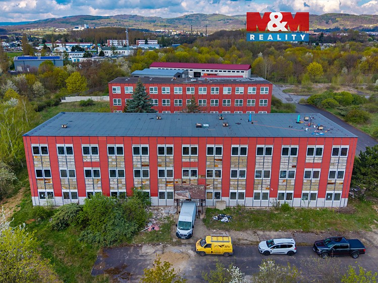 Prodej činžovního domu 1 800 m² - foto 1
