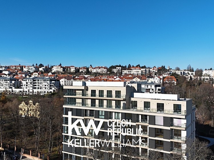 Prodej kanceláře 154 m² - foto 1