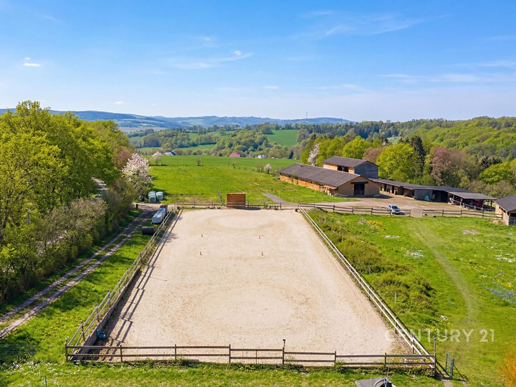 Prodej komerční nemovitosti 1 100 m² - foto 3