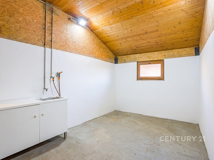 Prodej komerční nemovitosti 1 100 m² - foto 8