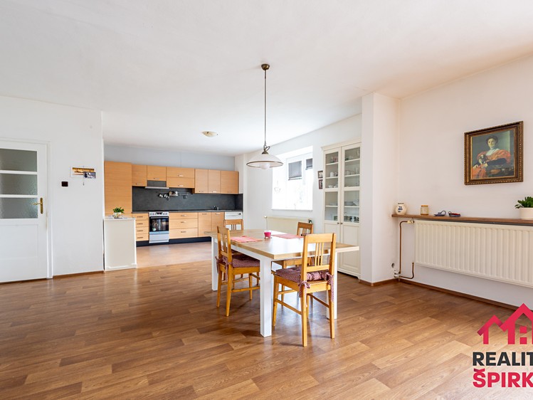 Prodej komerční nemovitosti 251 m² - foto 6