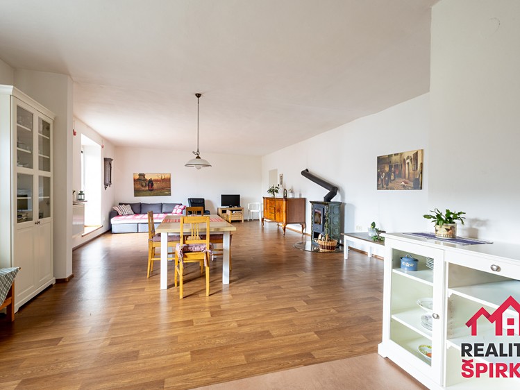 Prodej komerční nemovitosti 251 m² - foto 7
