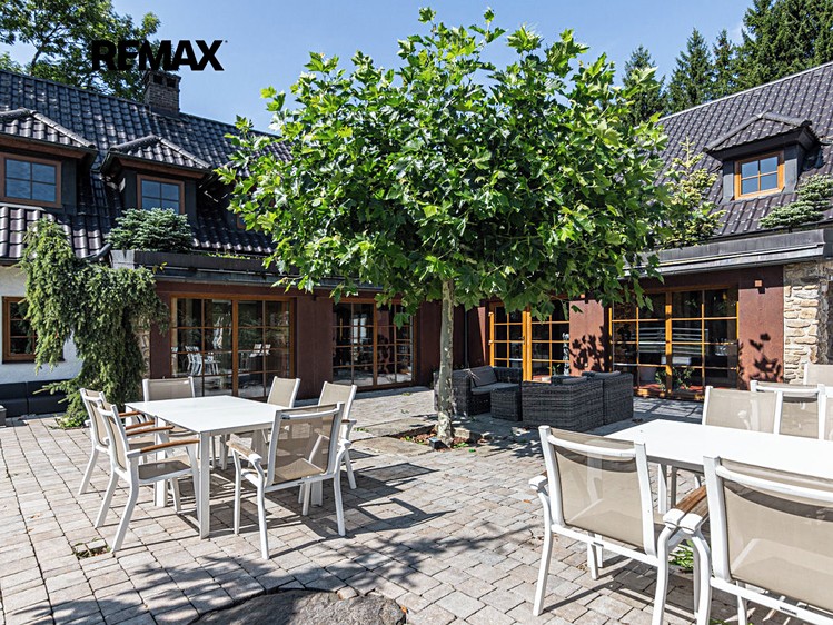 Prodej ubytovacího zařízení 700 m² - foto 1