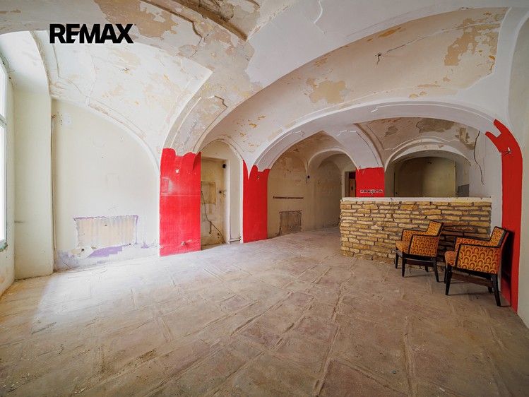 Prodej obchodního prostoru 253 m² - foto 2