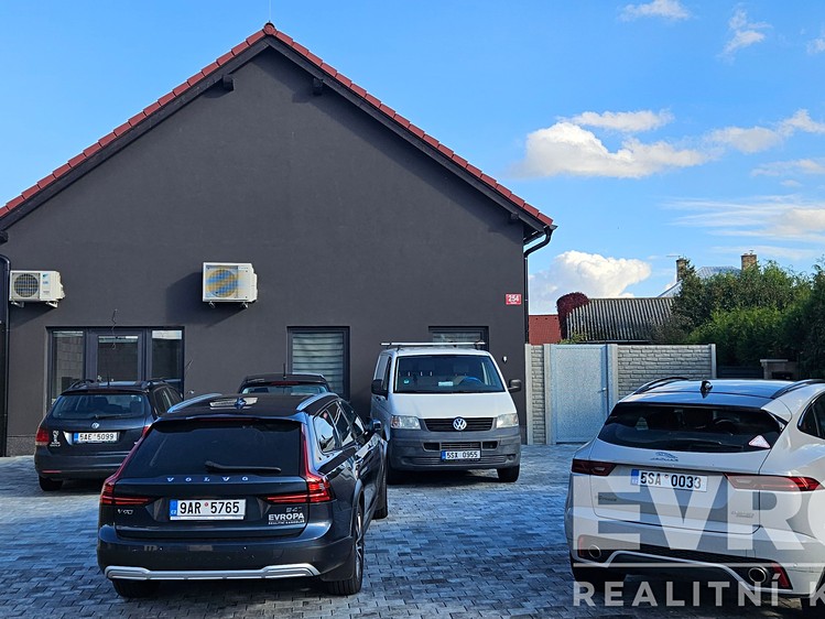 Prodej obchodního prostoru 64 m² - foto 4