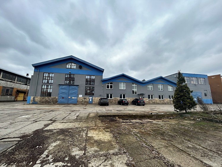 Prodej výrobní haly, prostoru 10 000 m² - foto 1