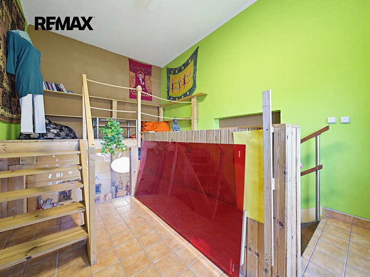 Prodej obchodního prostoru 142 m² - foto 2