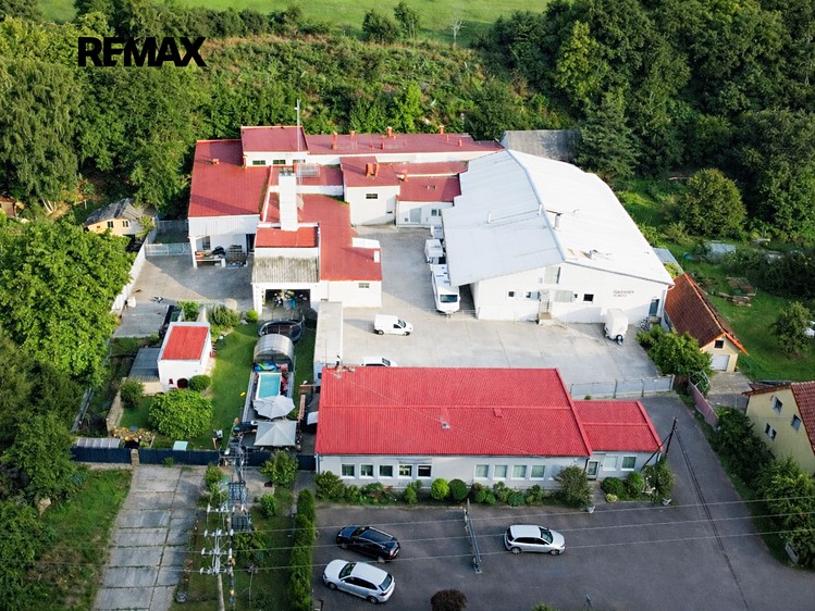 Prodej skladového prostoru 4 000 m² - foto 1