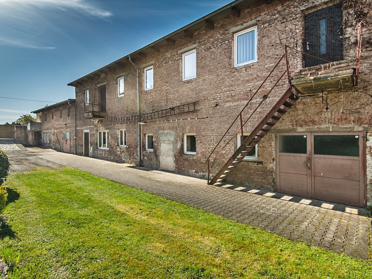 Prodej obchodního prostoru 340 m² - foto 1