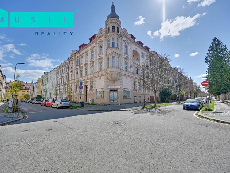 Prodej obchodního prostoru 77 m² - foto 1