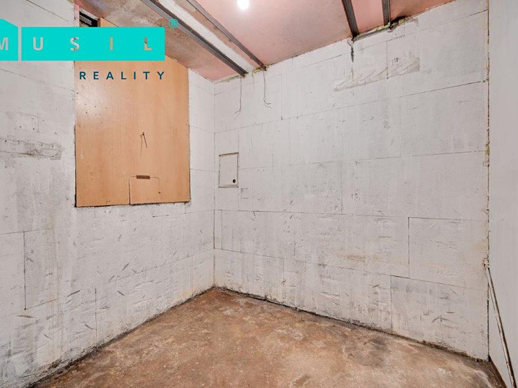 Prodej obchodního prostoru 77 m² - foto 8
