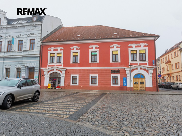 Prodej obchodního prostoru 710 m² - foto 1
