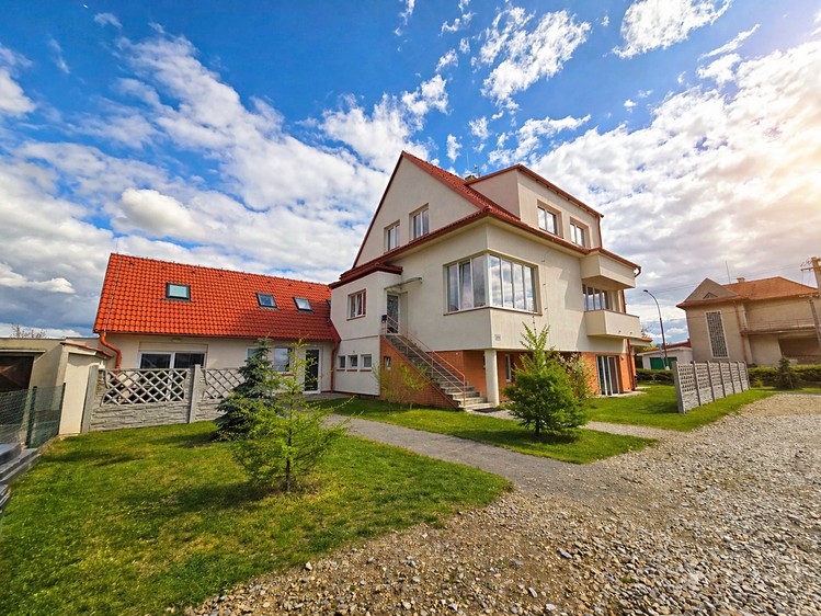 Prodej činžovního domu 385 m² - foto 1