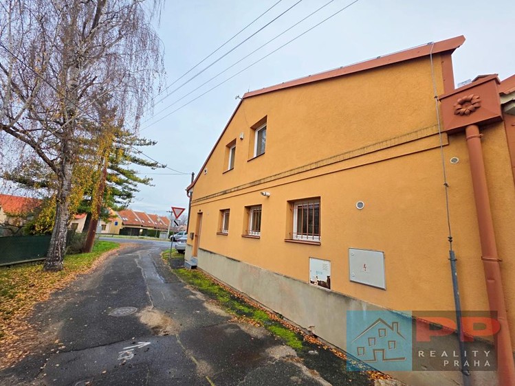 Prodej komerční nemovitosti 90 m² - foto 3