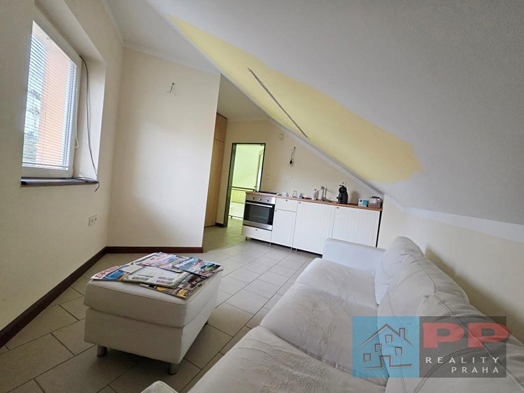Prodej komerční nemovitosti 90 m² - foto 8