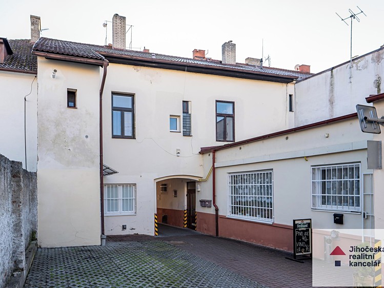 Prodej komerční nemovitosti 400 m² - foto 8