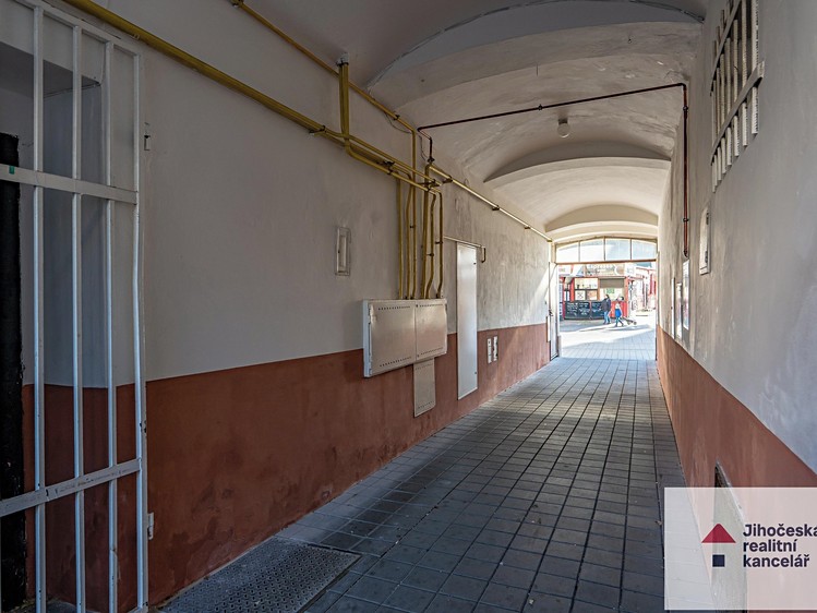 Prodej komerční nemovitosti 400 m² - foto 5