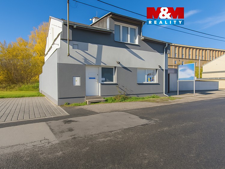 Prodej obchodního prostoru 140 m² - foto 1