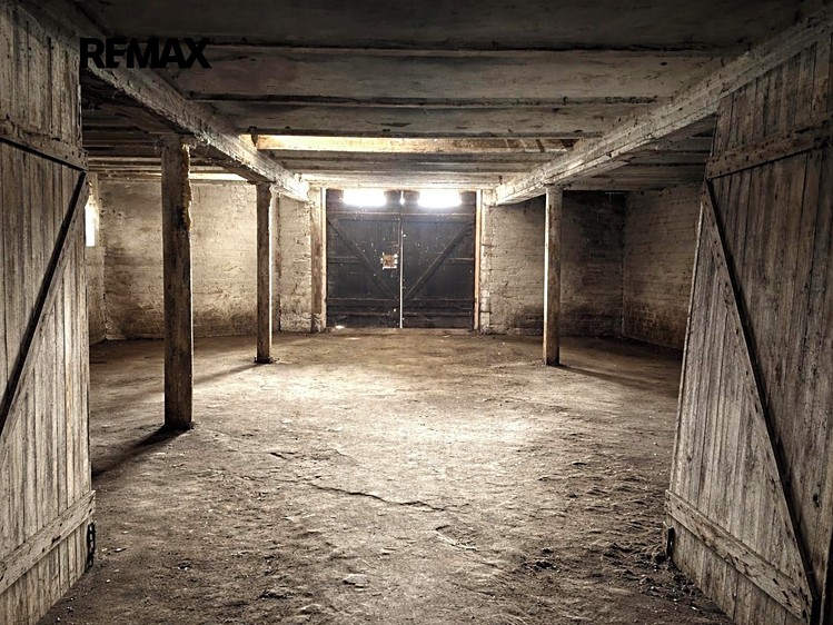 Prodej zemědělského objektu 1 200 m² - foto 4