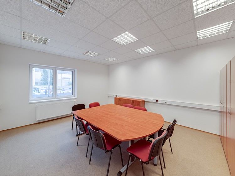 Prodej kanceláře 350 m² - foto 2