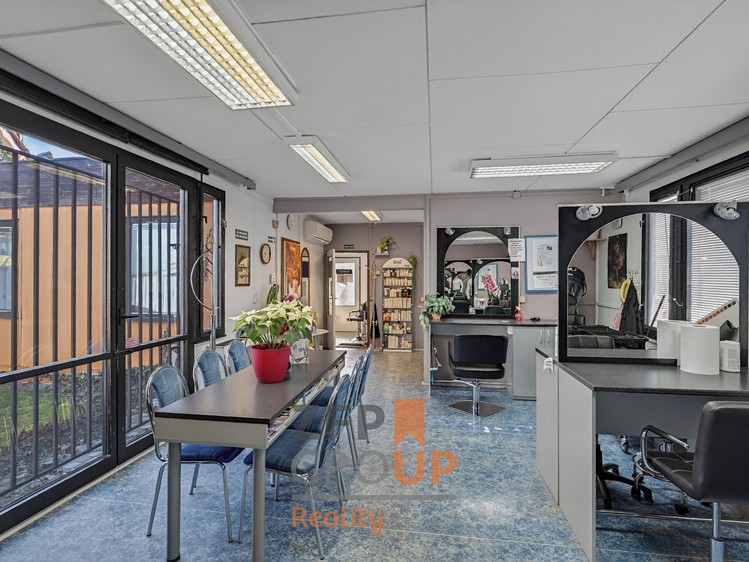 Prodej obchodního prostoru 104 m² - foto 4