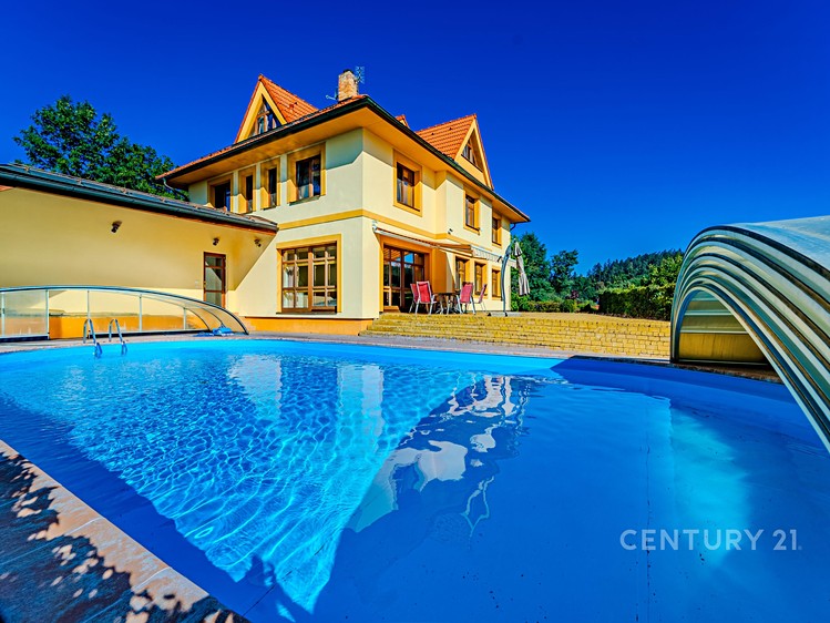 Prodej komerční nemovitosti 327 m² - foto 1