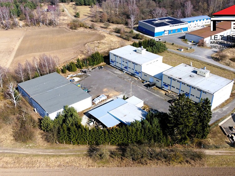 Prodej výrobní haly, prostoru 3 500 m² - foto 1