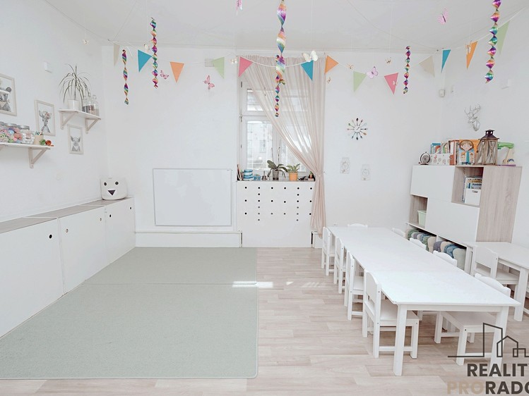 Prodej obchodního prostoru 135 m² - foto 1