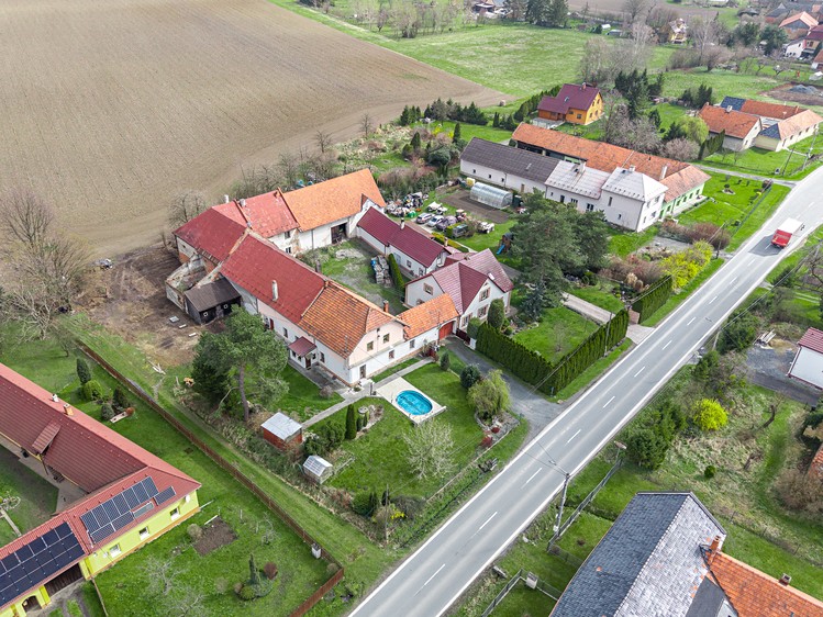 Prodej činžovního domu 218 m² - foto 1