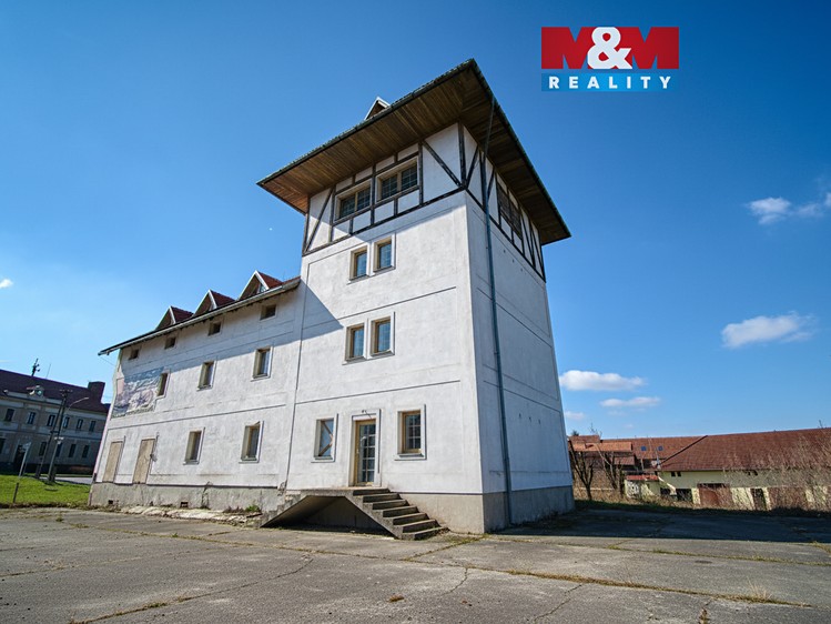 Prodej obchodního prostoru 720 m² - foto 1