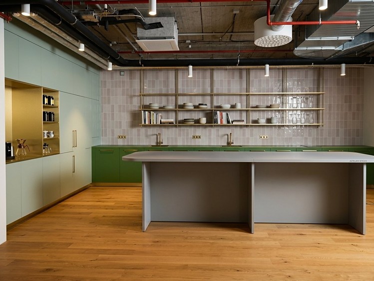 Prodej kanceláře 1 030 m² - foto 4