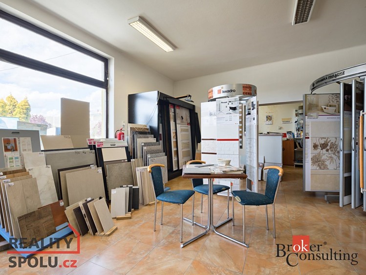 Prodej obchodního prostoru 203 m² - foto 3
