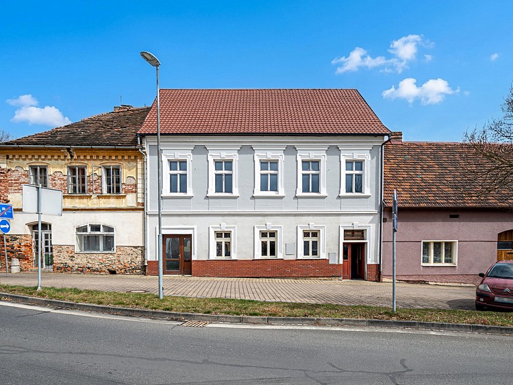Prodej činžovního domu 240 m² - foto 1