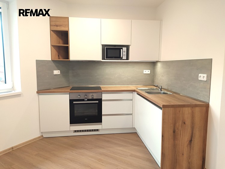 Prodej obchodního prostoru 1 076 m² - foto 7