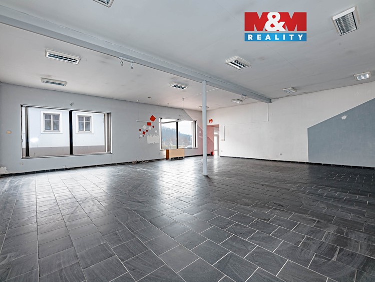 Prodej obchodního prostoru 154 m² - foto 1