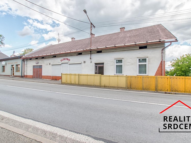 Prodej komerční nemovitosti 600 m² - foto 1