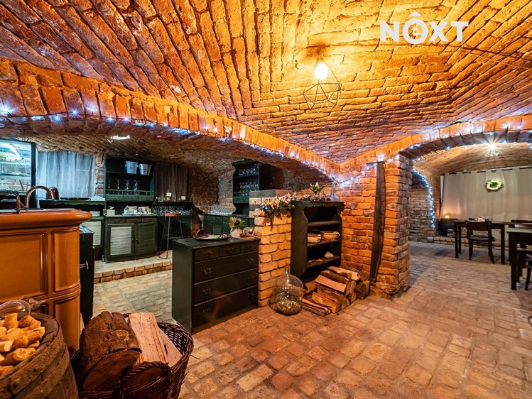 Prodej restaurace 480 m² - foto 1