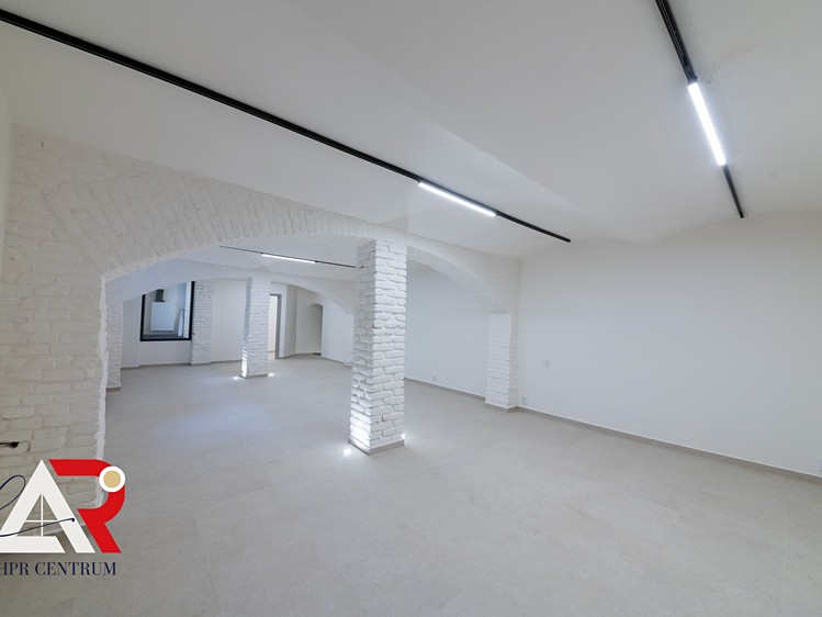 Prodej komerční nemovitosti 233 m² - foto 4