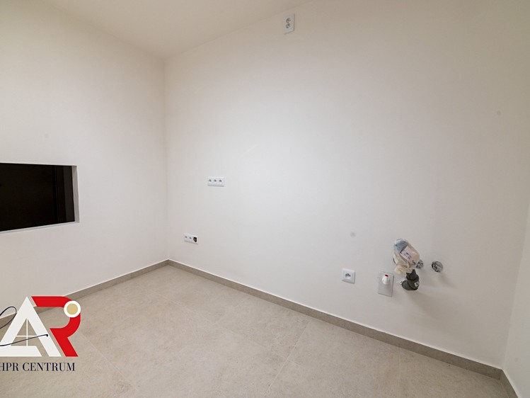 Prodej komerční nemovitosti 233 m² - foto 5